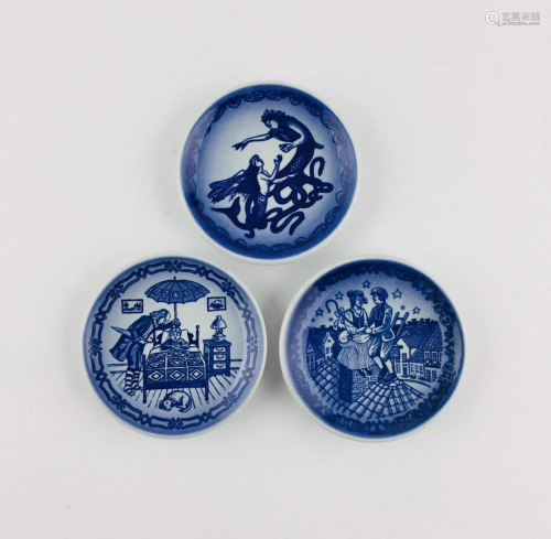 Eleven Royan Copenhagen Fajance porcelain plates