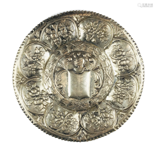 Round Spanish plate in silver