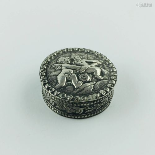 German round pillbox in 800 silver