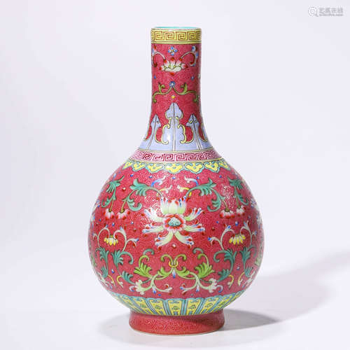 A famille rose rouge-red-glazed interlocking lotus vase