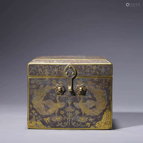 A gilt-bronze apsaras box and cover