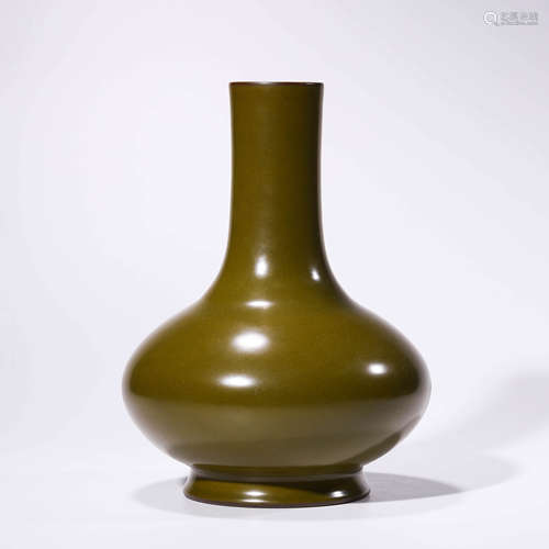 A Tea Dust Glaze Porcelain Vase