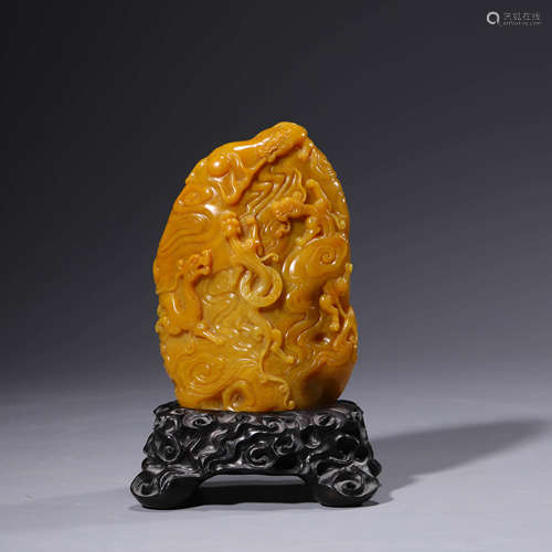 A carved shoushan stone dragon boulder seal