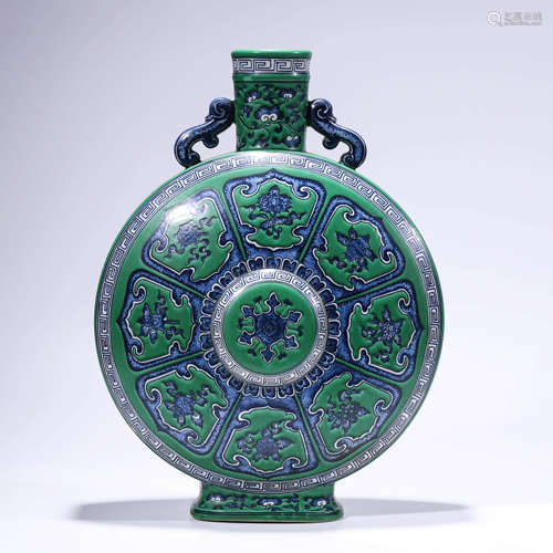 A green-ground and underglazed-blue eight-treasures moonflas...