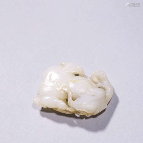 A Jade Carved Gourd Pendant