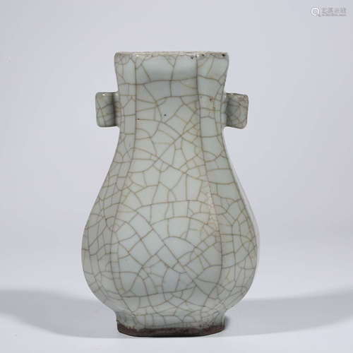 A guan-type pierced hexagonal vase