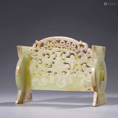 An openwork jade dragon and figure table screen