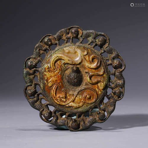 A gilt-bronze jade inlaying dragon pendant