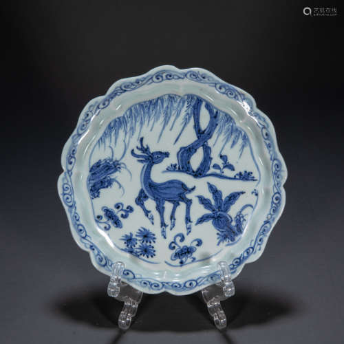CHINESE BLUE AND WHITE FLOWER MOUTH PLATE, YUAN DYNASTY