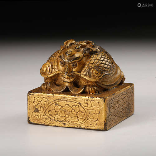 A Gilt Bronze Beast Seal