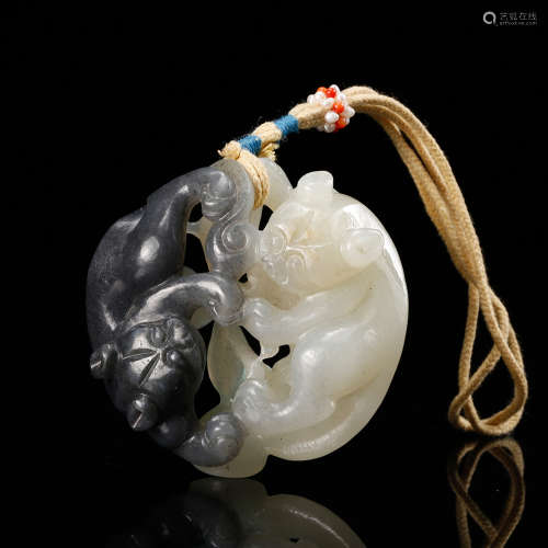 A Black And White Jade Carved Two Cats