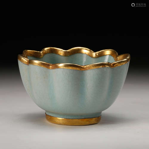 A Gilt Rim Pale Celadon Glazed Porcelain Bowl