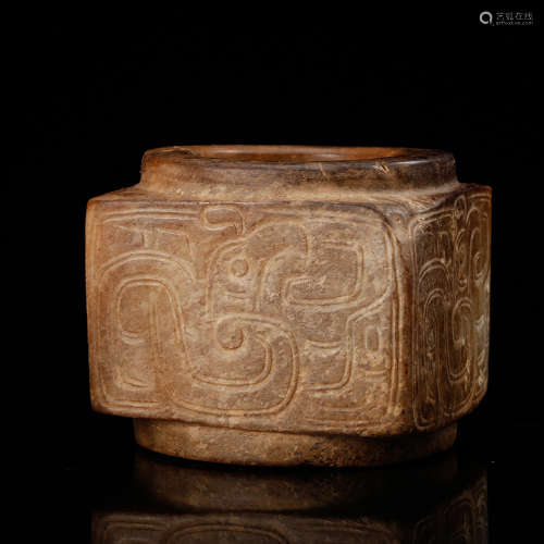 An Archaistic Jade Cong