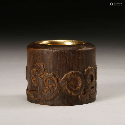 A Chenxiang Wood Thumb Ring