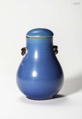 A Blue Glazed Porcelain Vase, Qing Dynasty