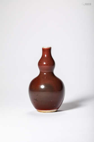 An Oxblood Glazed Porcelain Vase, Qing Dynasty