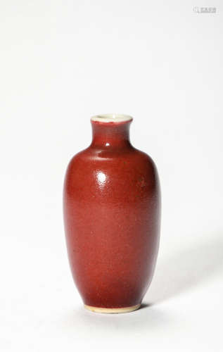 An Oxblood Glazed Porcelain Vase, Qing Dynasty