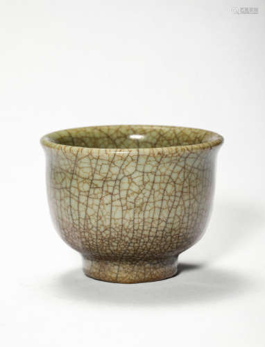 A Ge Type Glazed Porcelain Bowl
