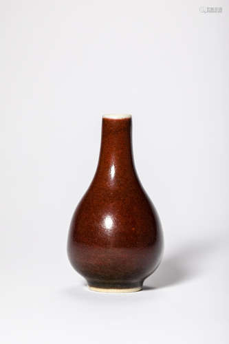 An Oxblood Glazed Porcelain Vase, Qing Dynasty