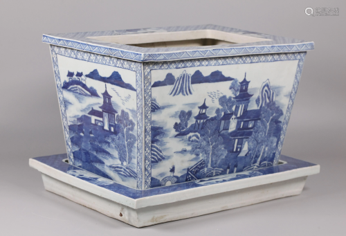 Chinese blue & white porcelain planter w/ matching