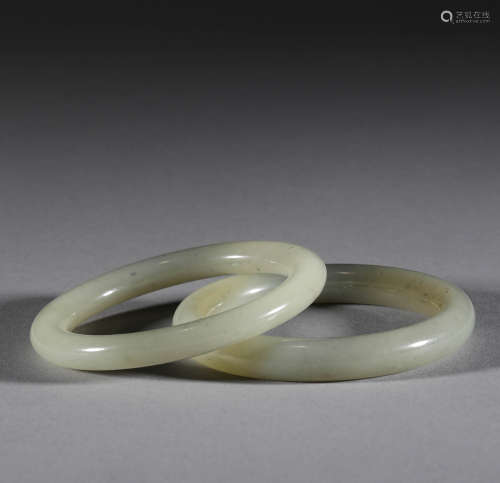 A pair of Hetian jade bracelets in Qing Dynasty清代和田玉手鐲...