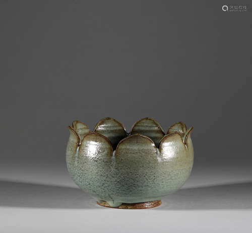 Lujun glazed bowl and bowl in Yuan Dynasty元代爐鈞釉缽盂