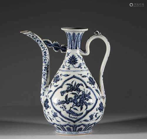 Blue and white teapot with twig pattern in Ming Dynasty明代青...