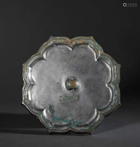 Bronze sunflower mouth mirror in Tang Dynasty唐代.青銅質葵口...