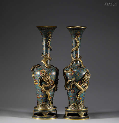 A pair of bronze Cloisonne Panlong bottles in Qing Dynasty清...