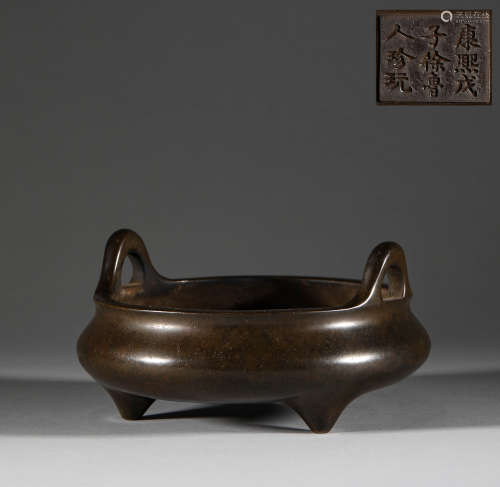 Bronze censer with three legs and two ears in Qing Dynasty清...