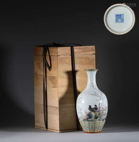 Qing Dynasty famille rose vase清代粉彩賞瓶