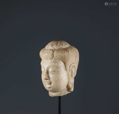 White jade Buddha head of the Tang Dynasty唐代漢白玉石佛首