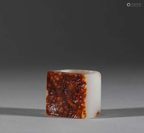 Hetian jade finger in Qing Dynasty清代和田玉扳指