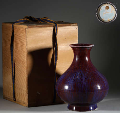 Lujun glazed vase in Qing Dynasty清代爐鈞釉尊瓶