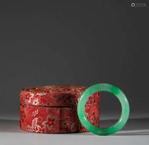 Jade bracelet of Qing Dynasty清代翡翠手鐲