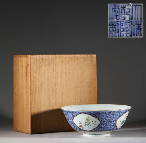 Qing Dynasty blue and white famille rose bowl清代青花粉彩開光...
