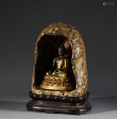 Bronze gilded Buddha statues of Sakyamuni in Qing Dynasty清代...