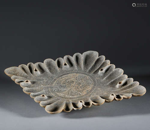 Petal pattern plate of Han white jade in Tang Dynasty唐代漢白...