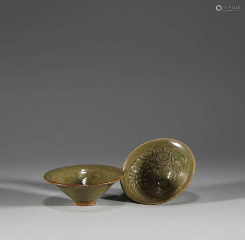 A pair of celadon tea cups in Song Dynasty宋代青瓷茶盞一對