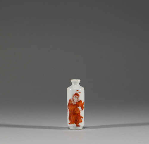 The powder colored snuff bottle of Zhongkui in Qing Dynasty清...