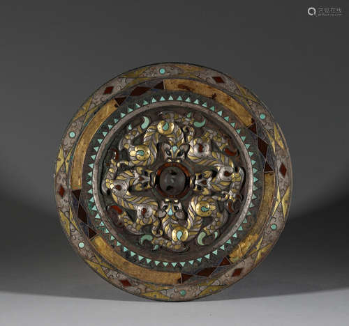 Bronze mirror inlaid with gold and silver in Han Dynasty漢代...