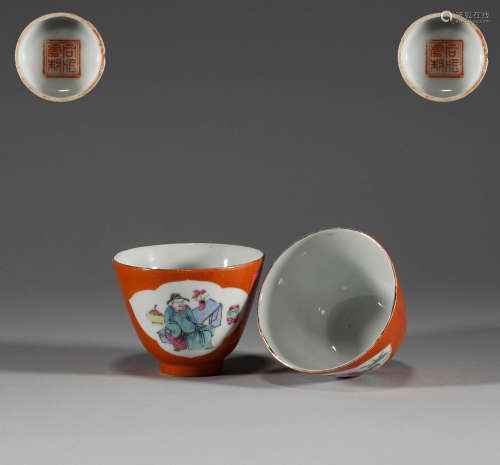 A pair of famille rose wine glasses in Qing Dynasty清代粉彩開...