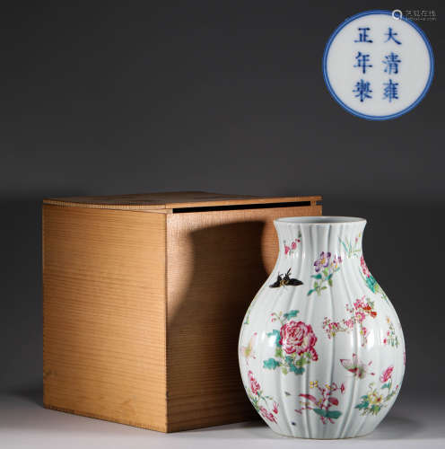 Qing Dynasty flower pattern Zun清代花卉紋尊