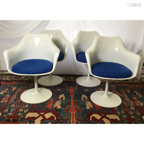 Set of 4 Tulip Arm chairs in the style of Eero