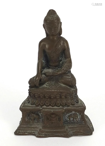 Indian bronzed figure of Buddha, 11cm high