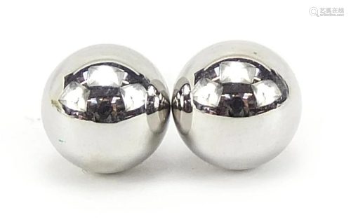 Pair of 9ct white gold stud earrings, 5.8mm in