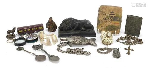 Objects including a bronzed lion, cloisonné magnifying