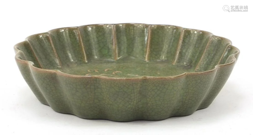 Chinese green glazed Ge ware dish decorated with a