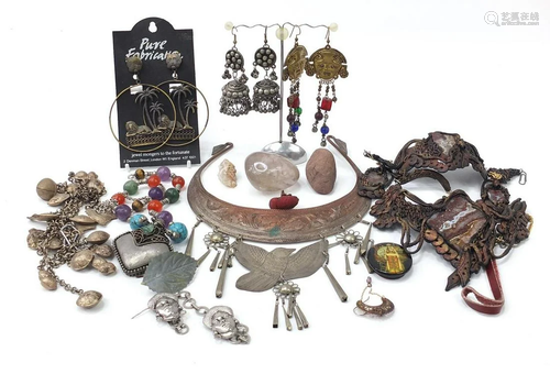 Middle Eastern jewellery including silver coloured