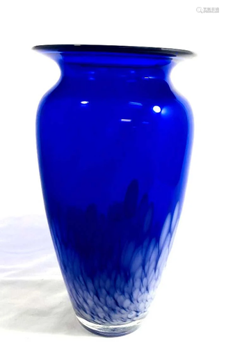 PRISTINE ROYAL BLUE/WHITE SPOT ART GLASS VASE